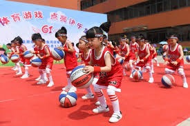 美媒更新交易市场5条大鱼：哈登受多队追捧，勇士或大代价追浓眉