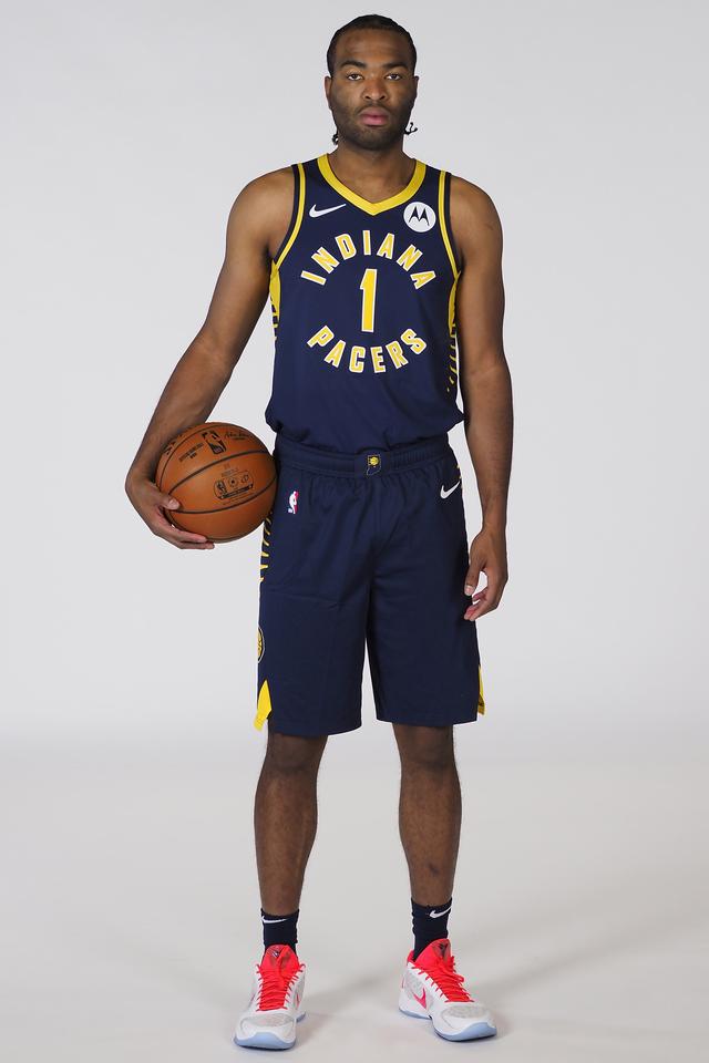 加上里夫斯 加上里夫斯